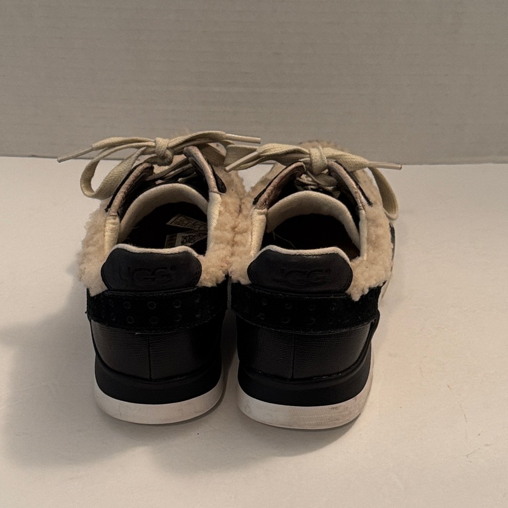 UGG Deaven Ladies Black and Shearling Trainers Sz 5 (36) - Picture 5 of 9